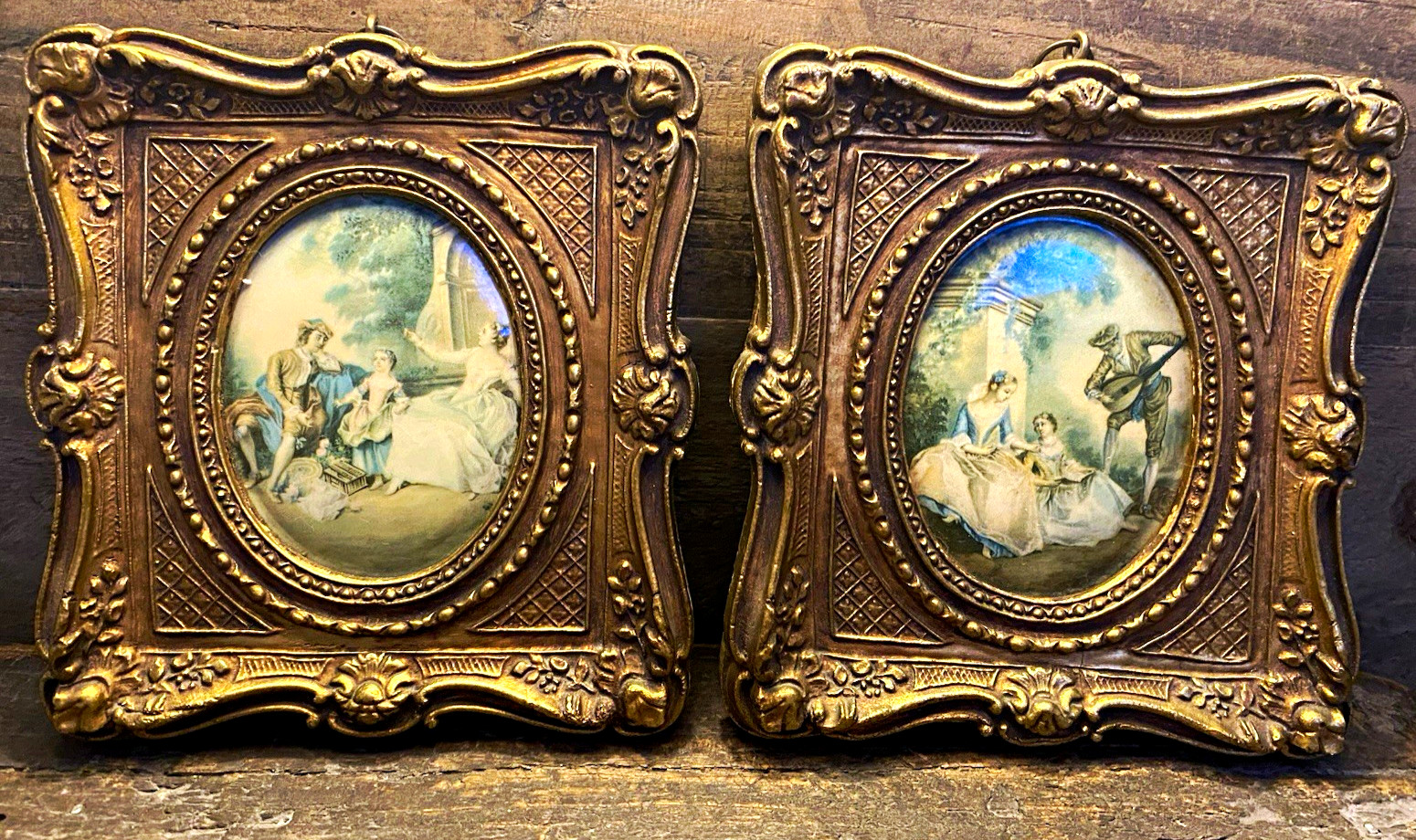 Vintage Italian Florentine Pair of Framed Medallion Artwork 5” x 5 1/2”