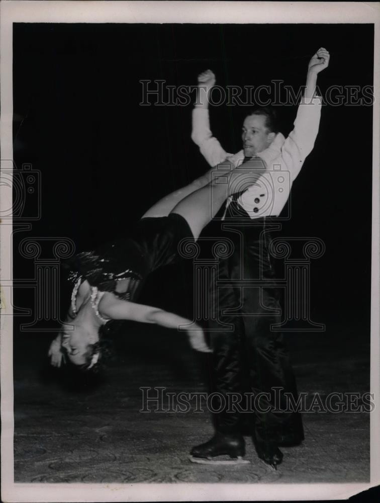 1937 Press Photo Roy Shipstead Bess Ehrhardt Figure Skaters Ice Follies Practice 1937 Press Photo Roy Shipstead Bess Ehrhardt Figure Skaters Ice Follies Practice