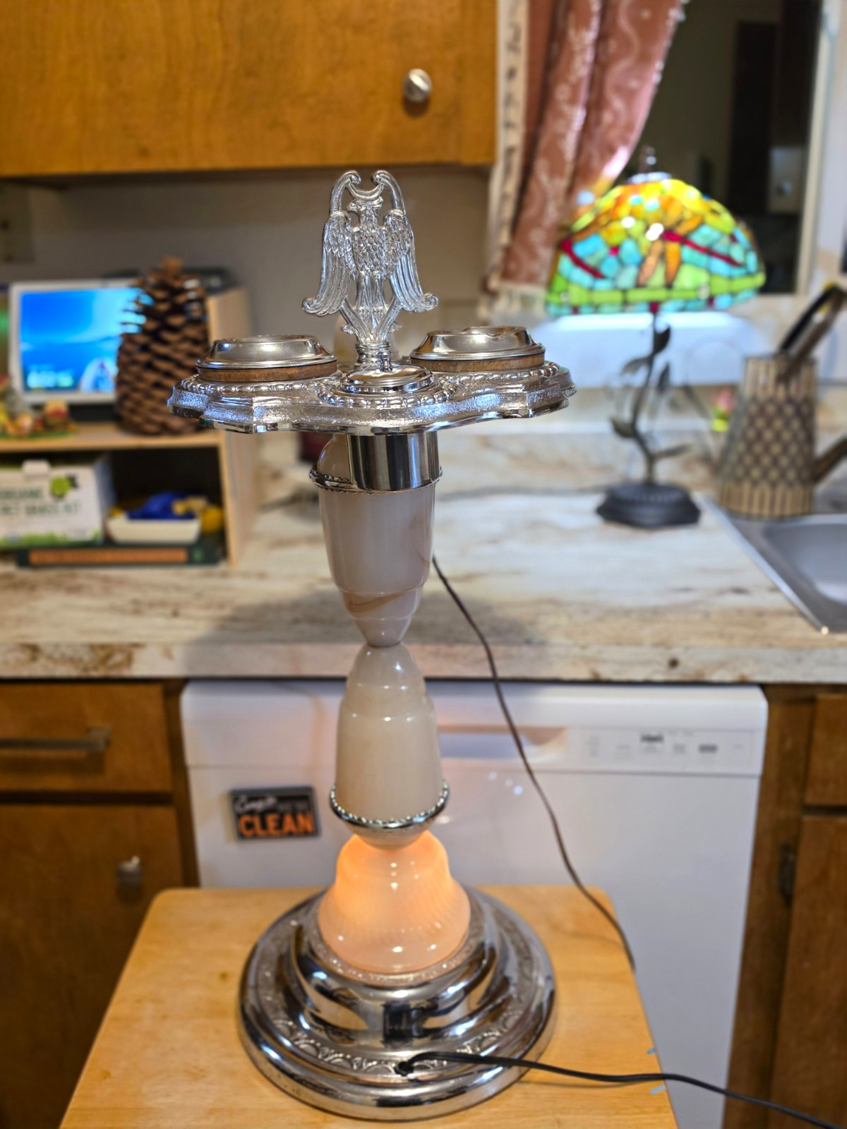 1930s Art Deco Lighted Smoking Stand/Lamp (Americana/Eagle) WORKING CONDITION 1930s Art Deco Lighted Smoking Stand/Lamp (Americana/Eagle) WORKING CONDITION