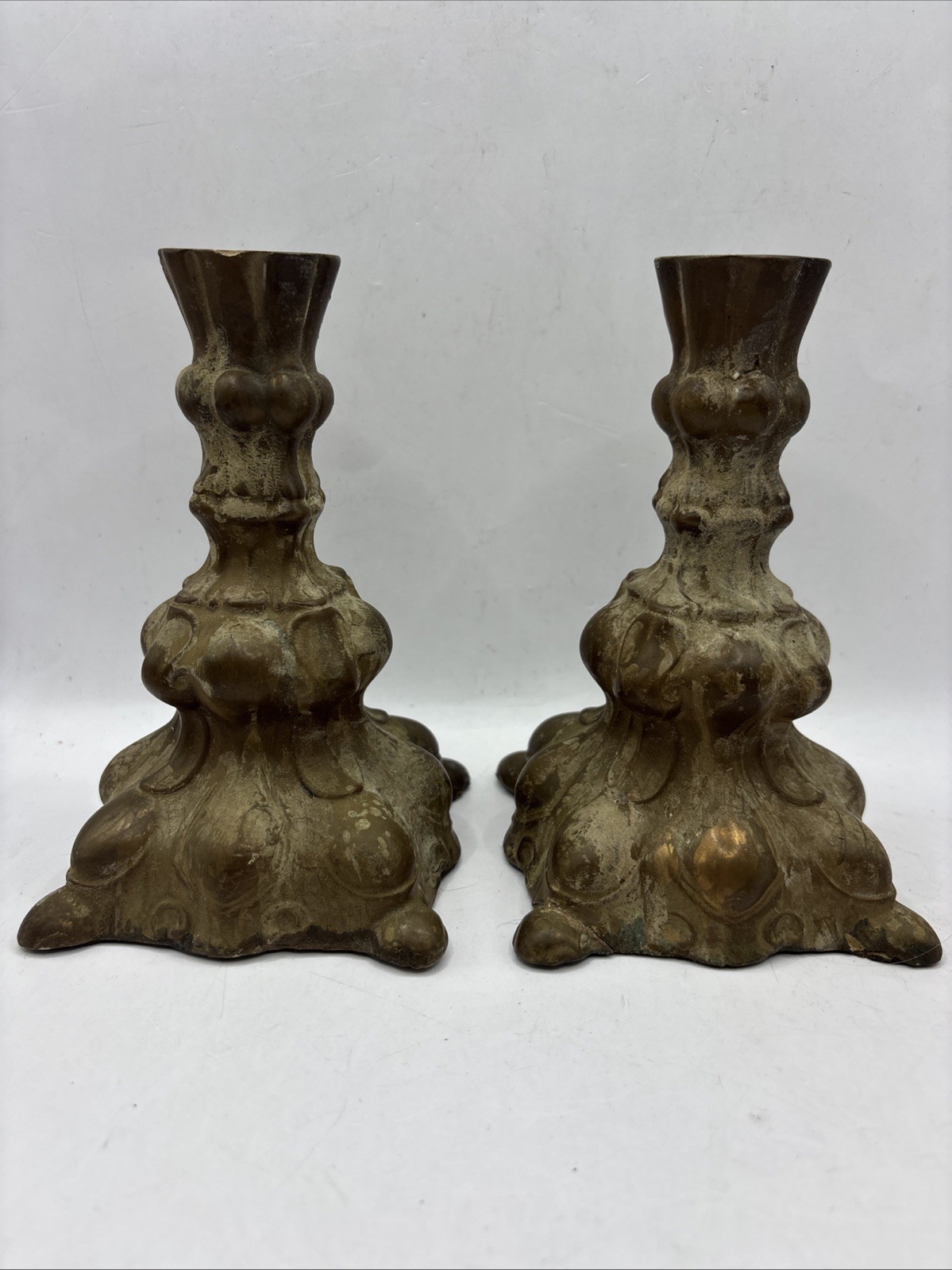 Pair VTG MCM  Old Ornate Detailed CANDLE HOLDERS Resin Gesso Bows Swags Brown 6”