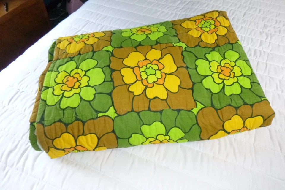 Vtg 60s 70s Montgomery Ward KING Quilted Bedspread Flower Power Yellow Green Vtg 60s 70s Montgomery Ward KING Quilted Bedspread Flower Power Yellow Green
