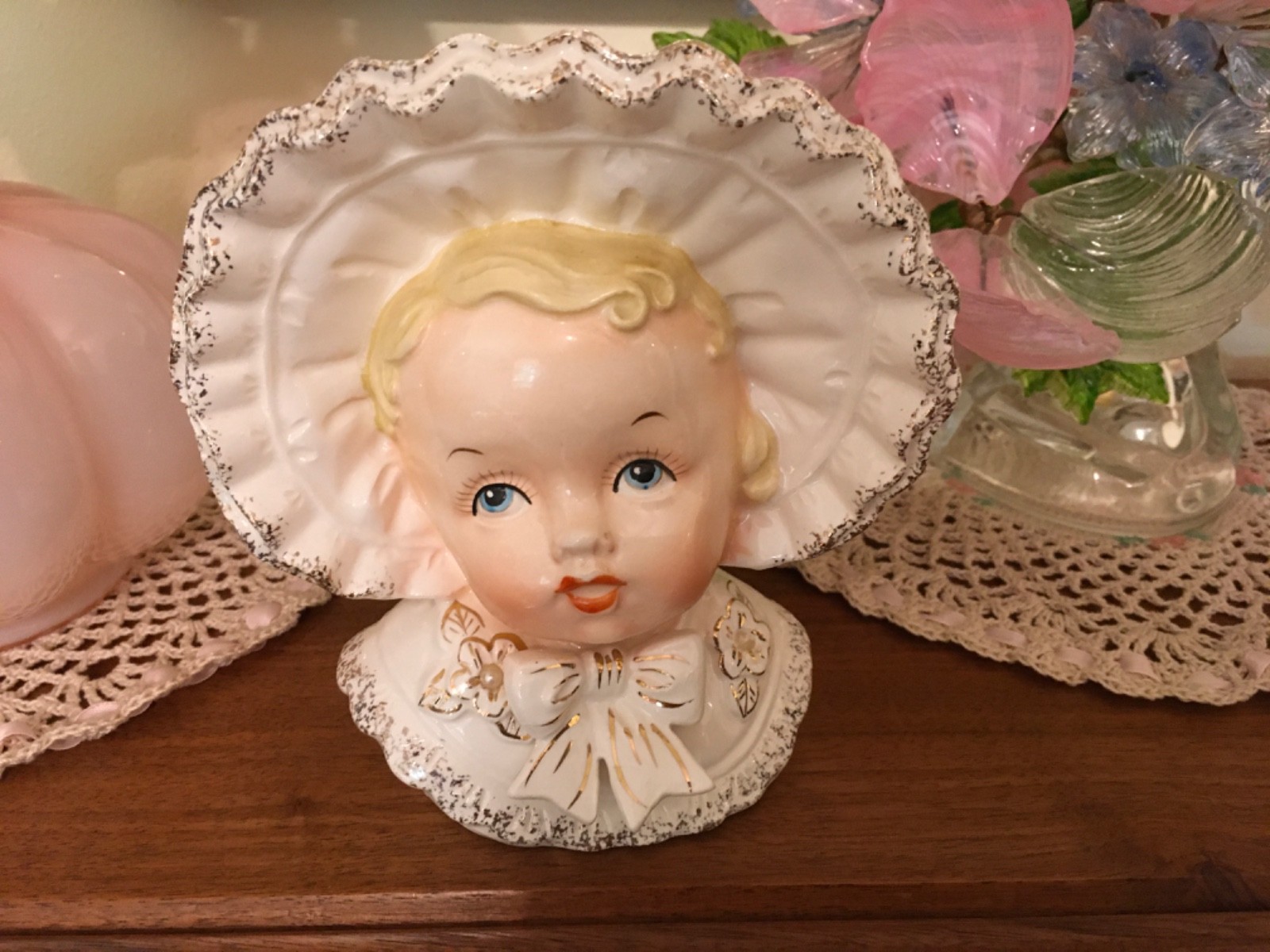 Vintage Japan Grant Crest Ceramic Baby Head with Bonnet Vase/Planter Vintage Japan Grant Crest Ceramic Baby Head with Bonnet Vase/Planter