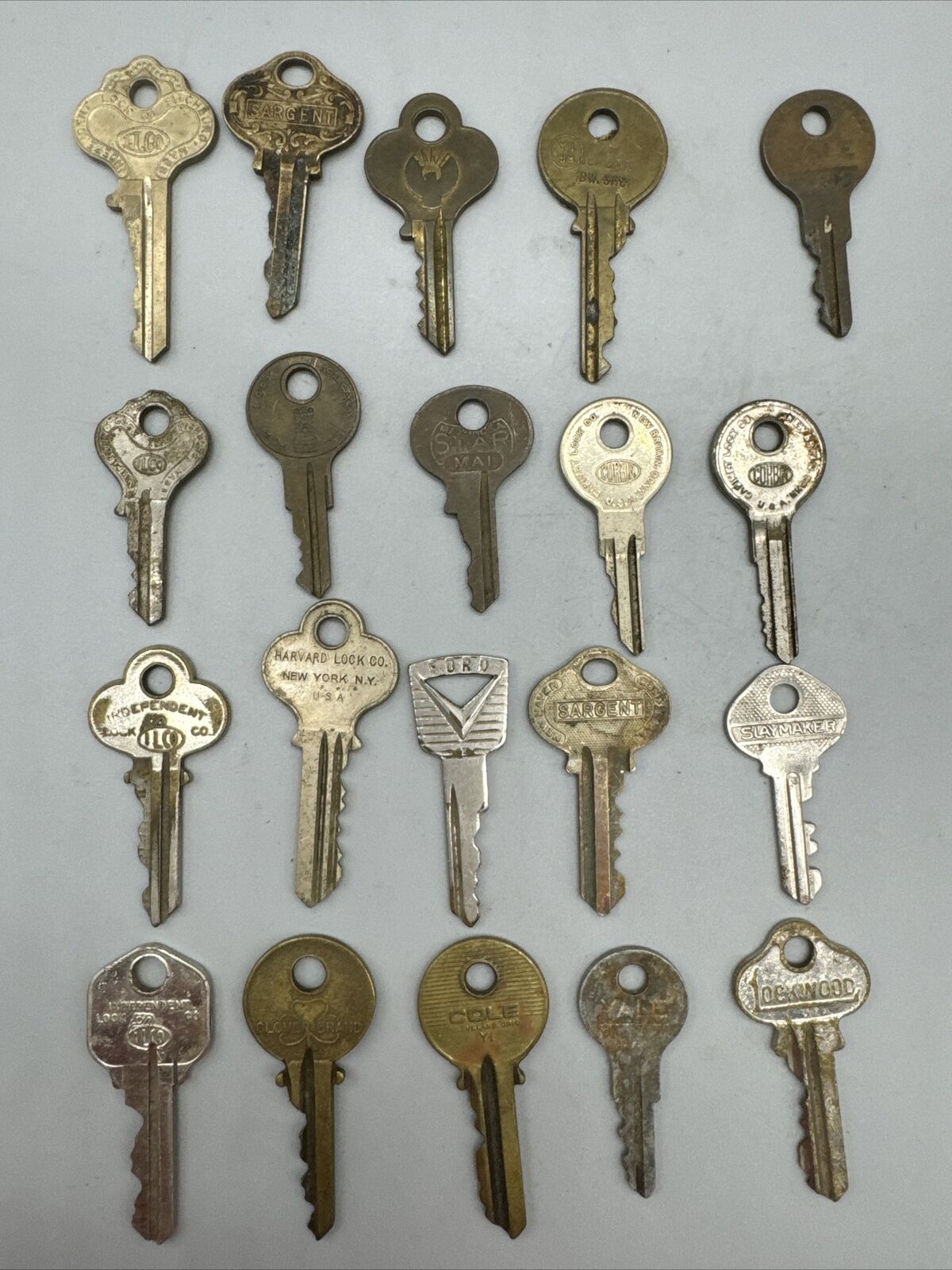 Lot of 20 Vintage keys