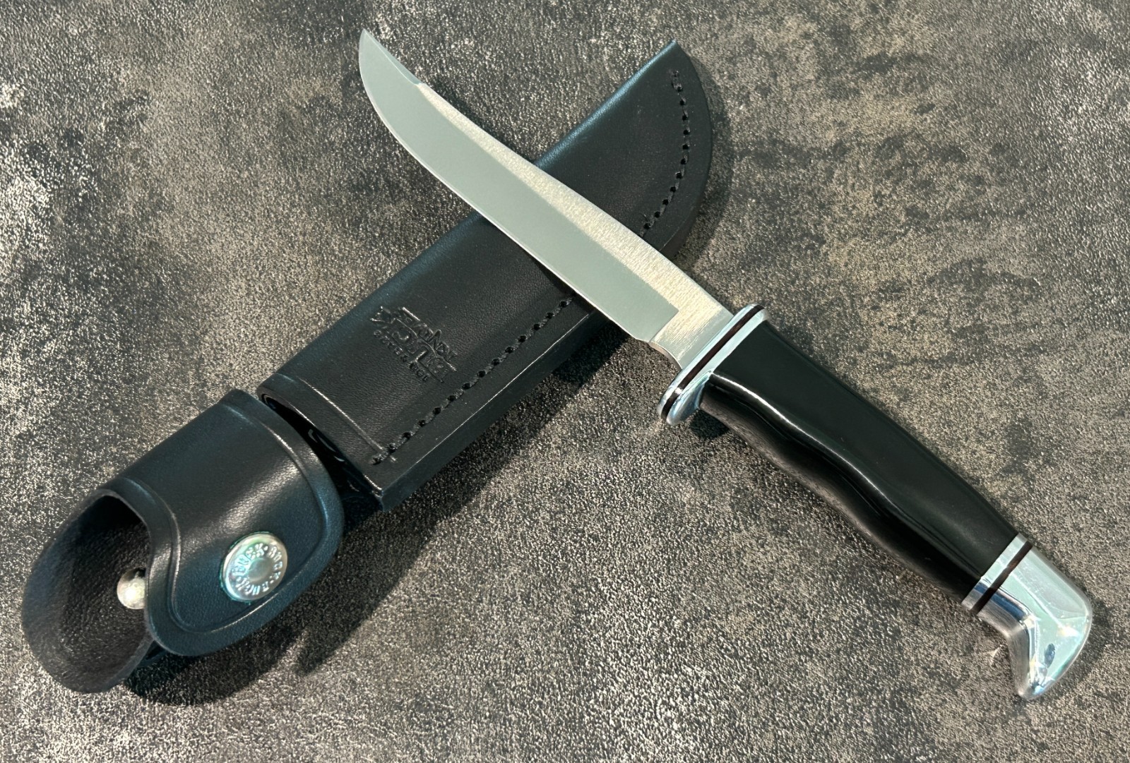 2002 BUCK 100th Anniv. 105 Pathfinder Knife Anvil Stamp w/ Sheath, Box & Papers 2002 BUCK 100th Anniv. 105 Pathfinder Knife Anvil Stamp w/ Sheath, Box & Papers
