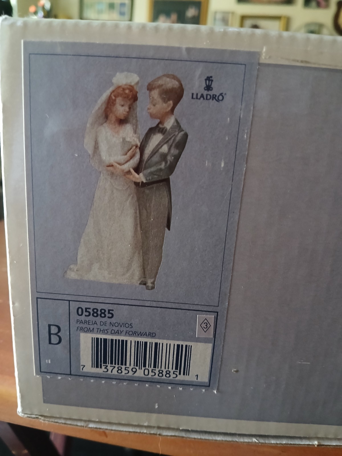 LLADRO FROM THIS DAY FORWARD PORCELAIN FIGURINE # 5885 MINT CONDITION LLADRO FROM THIS DAY FORWARD PORCELAIN FIGURINE # 5885 MINT CONDITION