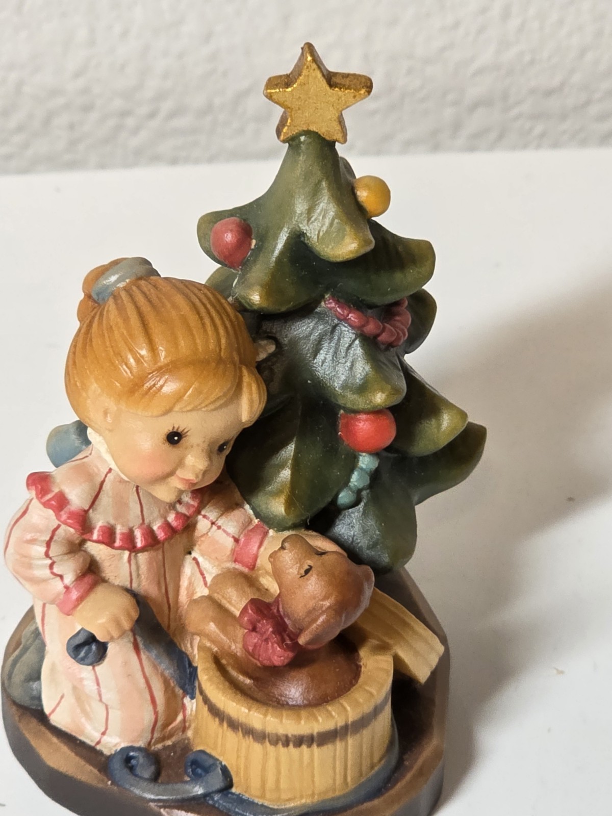 ANRI Sarah Kay First Christmas Wood Figurine Si Limited 49/500 1990 4in