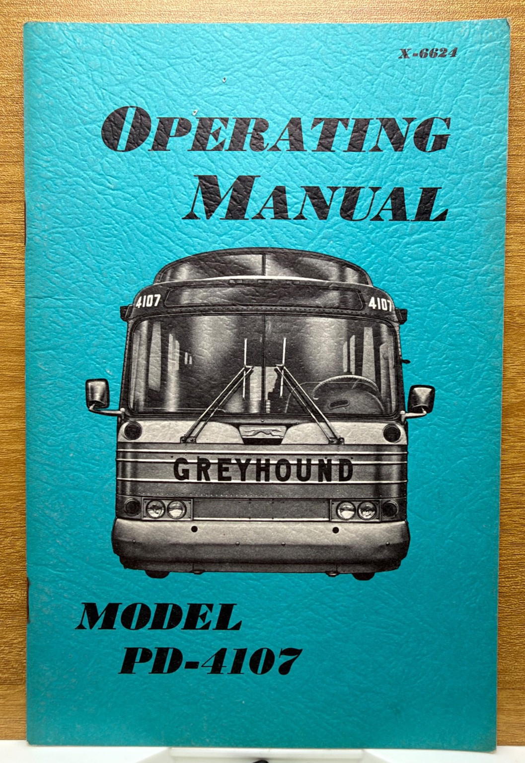 Vintage 1966 Greyhound Coach Bus Operating Manual GM Model PD-4107  X-6624