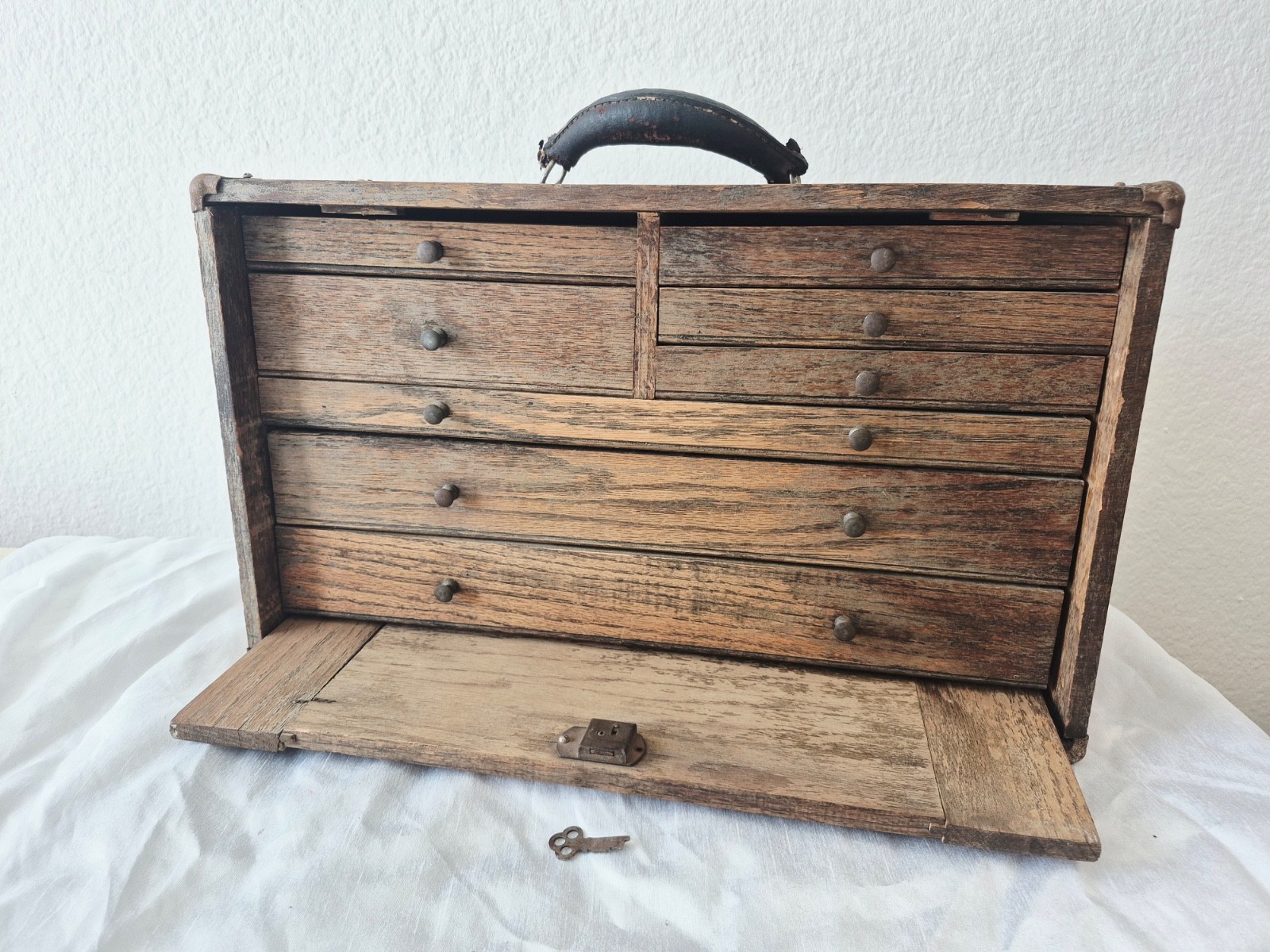 1930’s Vintage 8 Drawers Oak Wood Chest Tool Box With Brass Key & Felt Liner 1930’s Vintage 8 Drawers Oak Wood Chest Tool Box With Brass Key & Felt Liner