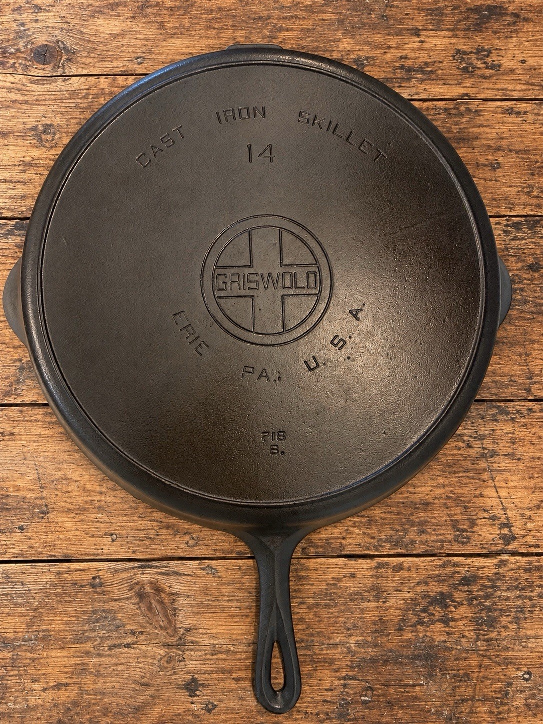 Griswold Cast Iron #14 Large Block Logo Skillet w/ Heat Ring