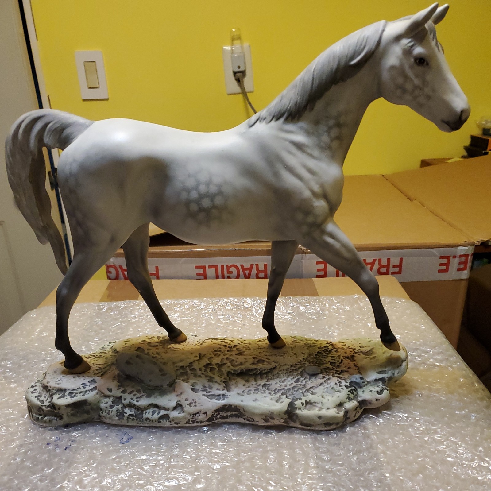 Beswick Rare Connoisseur Horse Moonlight in Dapple Grey no. 2671 on stand