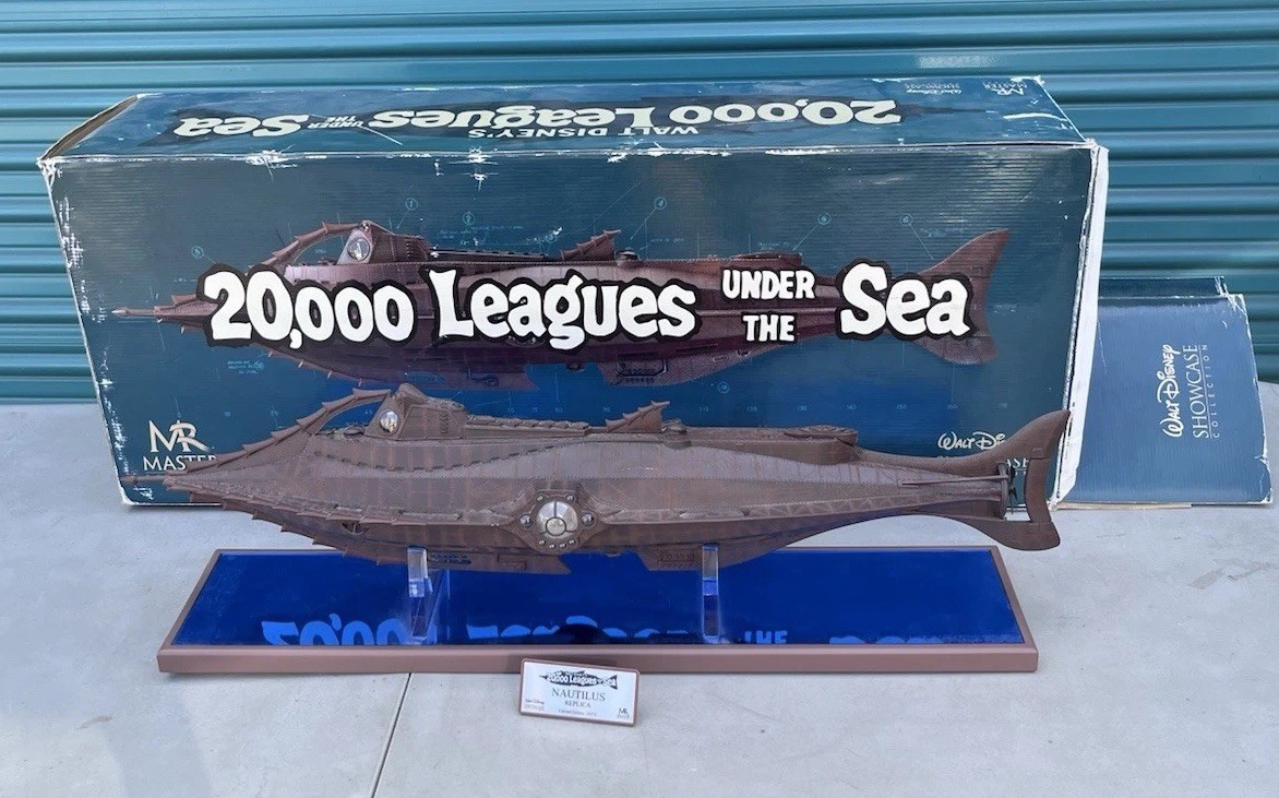2005 Master Replicas Disney Showcase 20,000 Leagues Under The Sea Nautilus Ship