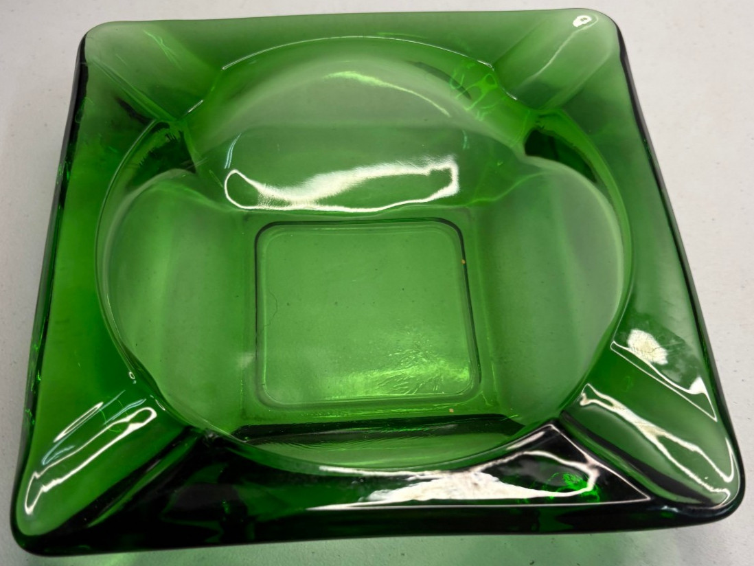 Vintage Emerald Green Glass Square Ashtray 7 Inch Heavy Geometric Dish 1 lb 4 oz Vintage Emerald Green Glass Square Ashtray 7 Inch Heavy Geometric Dish 1 lb 4 oz