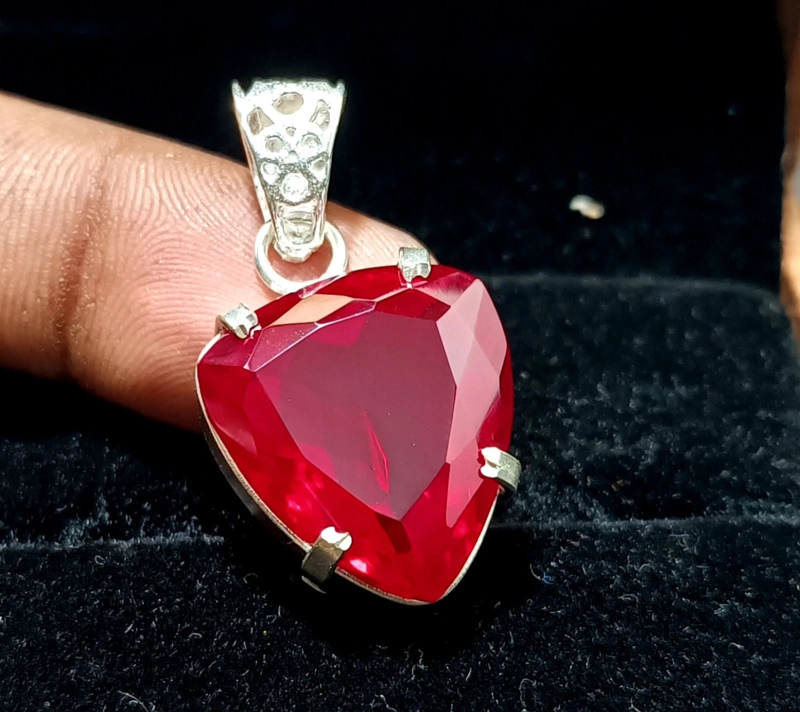 44 CT IGL Certified Natural Red Ruby Trillion 925 Silver Pendant Loose Gems 6JHI