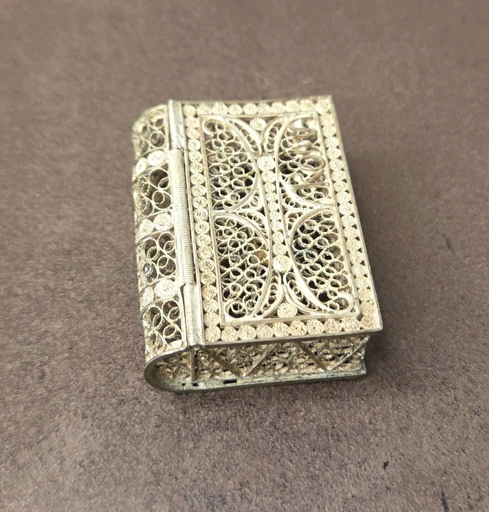 VINTAGE FILIGREE MINI BIBLE HOLDER