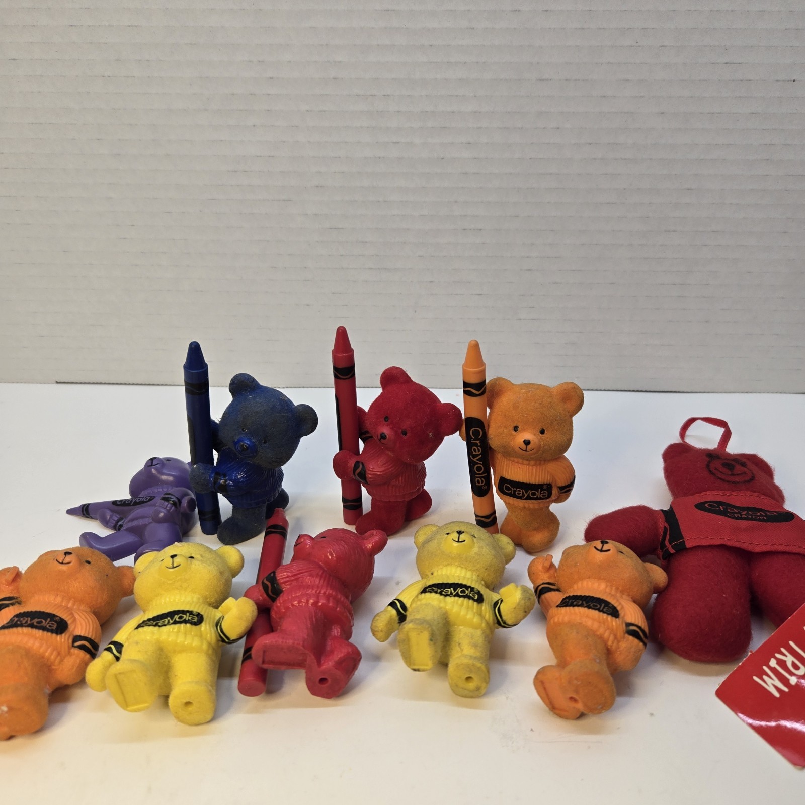 Vtg 1980s Crayola Crayon Flocked Bear Mini Figure Binney & Smith Mixed Set Read Vtg 1980s Crayola Crayon Flocked Bear Mini Figure Binney & Smith Mixed Set Read