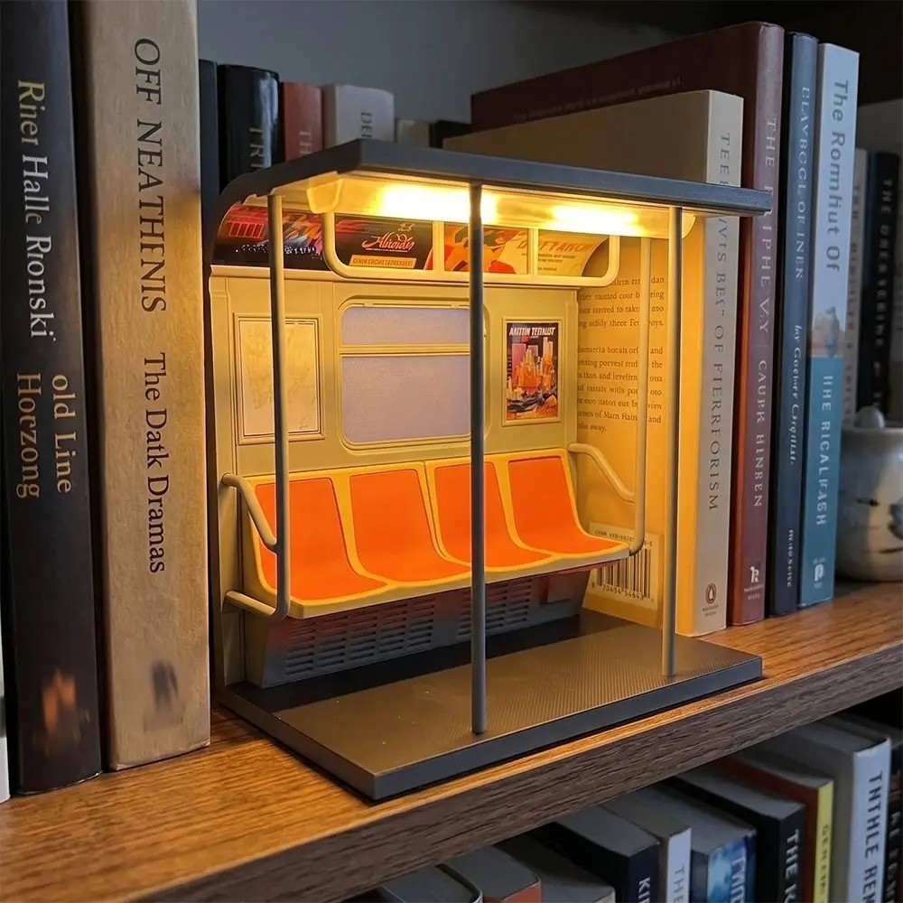 NYC Subway Train Lamp - 3D Printed Vintage New York Subway Train Night Light NYC Subway Train Lamp - 3D Printed Vintage New York Subway Train Night Light