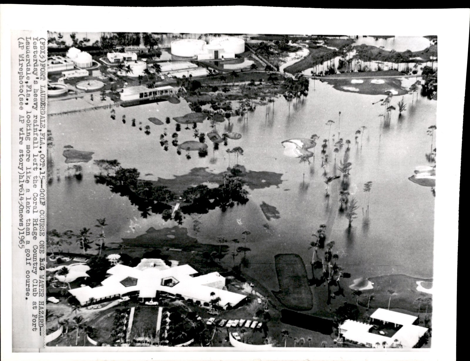 LG40 1965 Wire Photo CORAL RIDGE GOLF COURSE ONE BIG WATER HAZARD FLORIDA FLOOD LG40 1965 Wire Photo CORAL RIDGE GOLF COURSE ONE BIG WATER HAZARD FLORIDA FLOOD