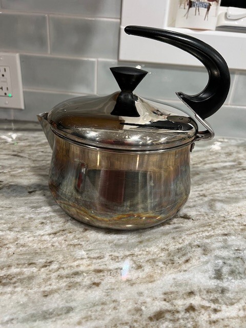 Faberware Model 762 Tea Pot Swoop Handle