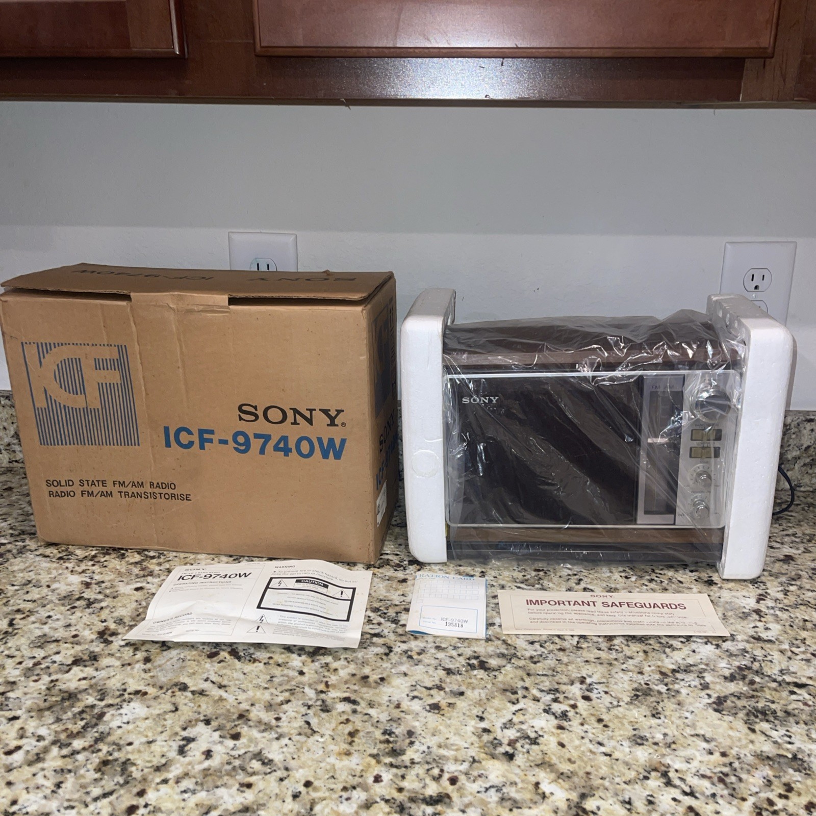 Vintage Boxed Sony ICF-9740W Solid State Am/Am Radio Transistor Wood Grain Vintage Boxed Sony ICF-9740W Solid State Am/Am Radio Transistor Wood Grain