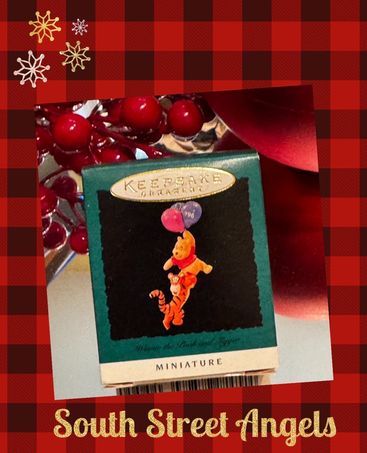 VINTAGE HALLMARK 1996 ~ WINNIE THE POOH & TIGGER MINIATURE ORNAMENT