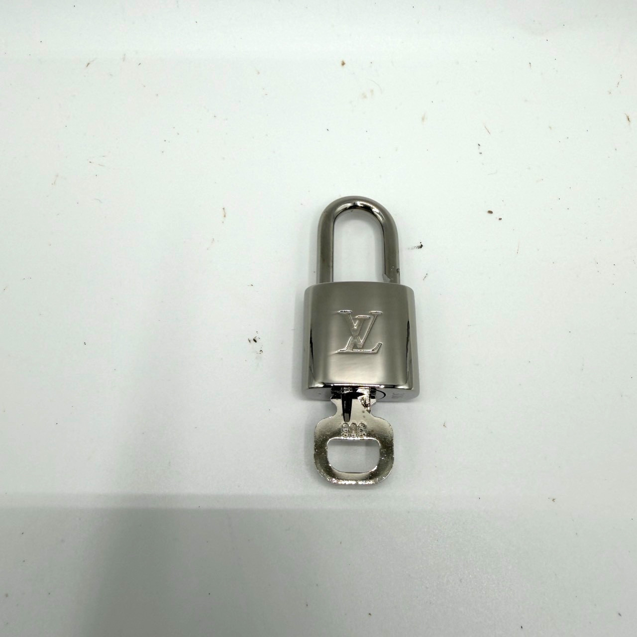 Louis Vuitton Padlock Key silver Tone Authentic 1pcs Number 306 Louis Vuitton Padlock Key silver Tone Authentic 1pcs Number 306