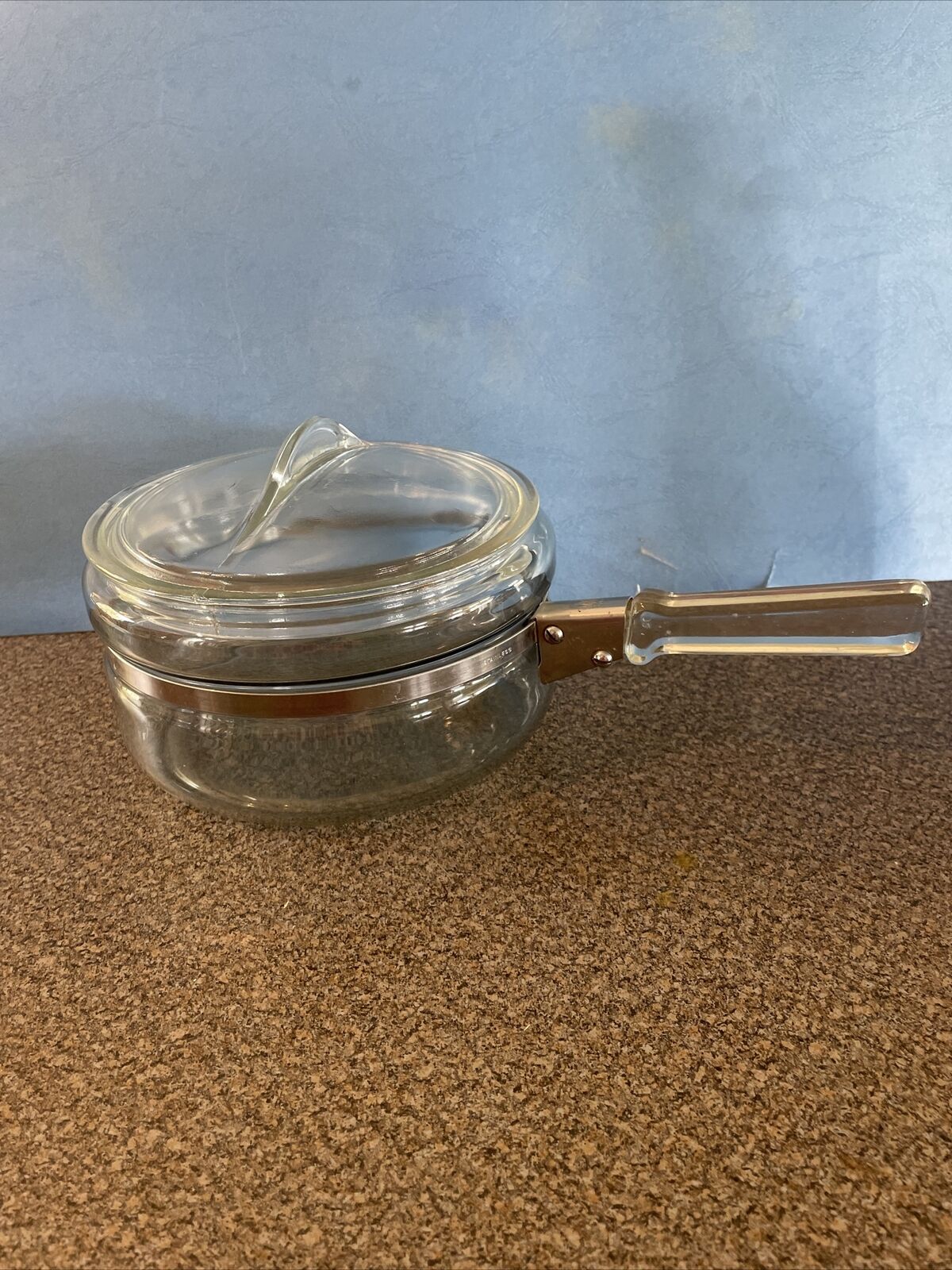 Vintage Pyrex Glass Flameware Sauce Pan Pot Locking Lid 6323-B 1.5 Quart Used