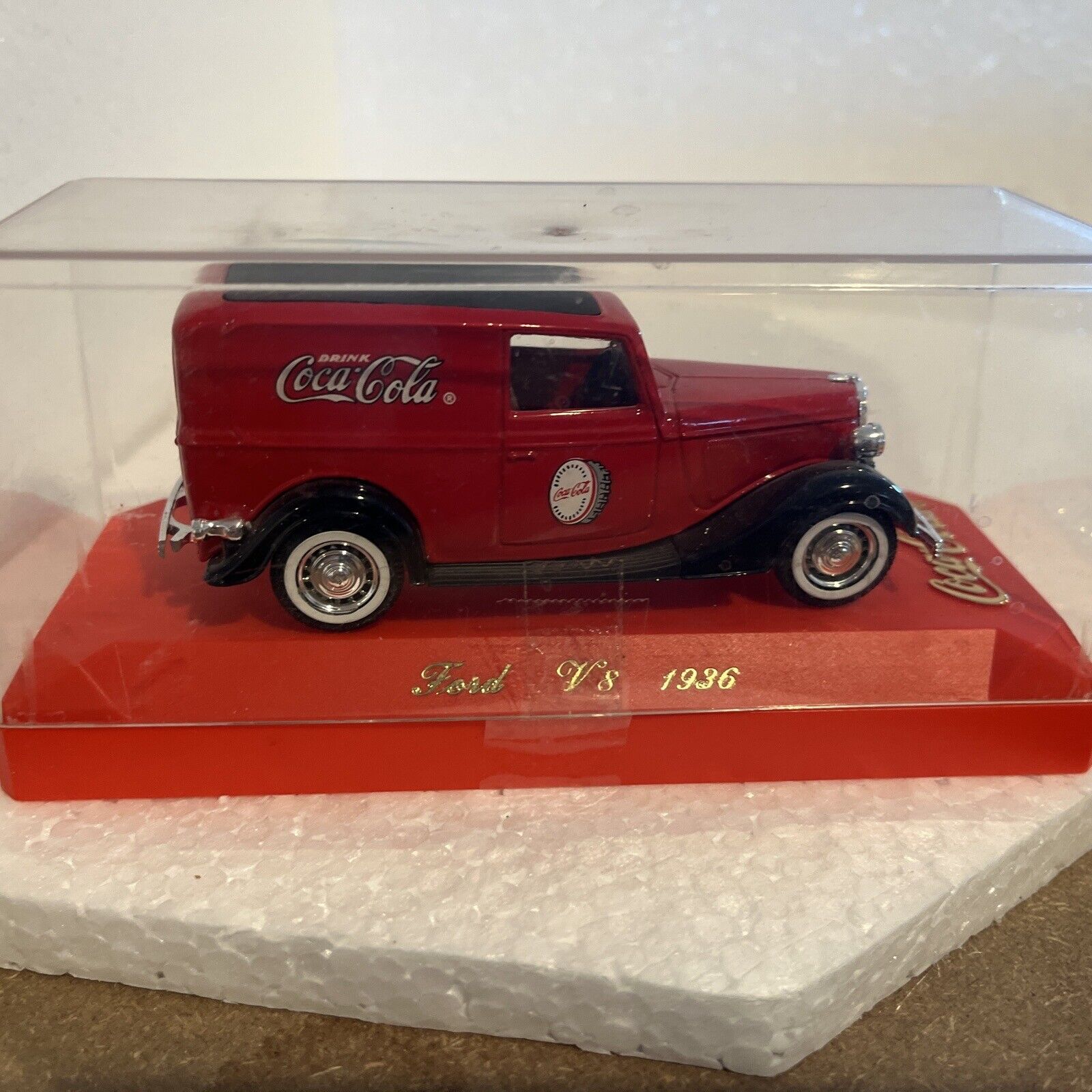 Coca Cola 1/43 1936 Ford V8 die cast