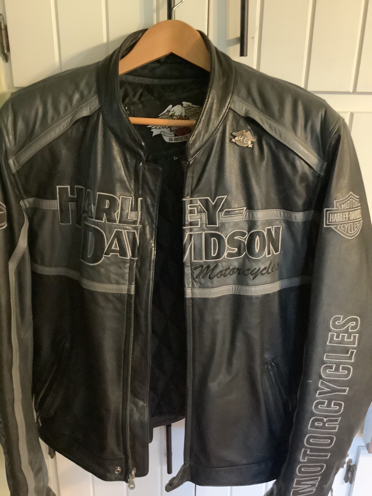 Harley Davidson Mens Leather Jacket W/liner Size Large New Hog Group Pin Harley Davidson Mens Leather Jacket W/liner Size Large New Hog Group Pin