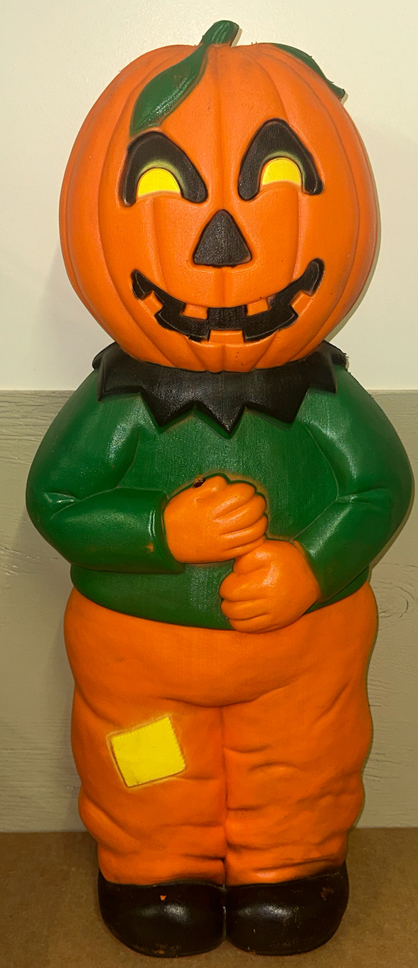 Vintage Don Featherstone Halloween Blow Mold Pumpkin Faced Scarecrow (No Sign) Vintage Don Featherstone Halloween Blow Mold Pumpkin Faced Scarecrow (No Sign)