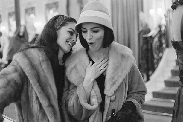 Pier Angeli Marisa Pavan fitting session the Christian Dior boutiq- Old Photo 1