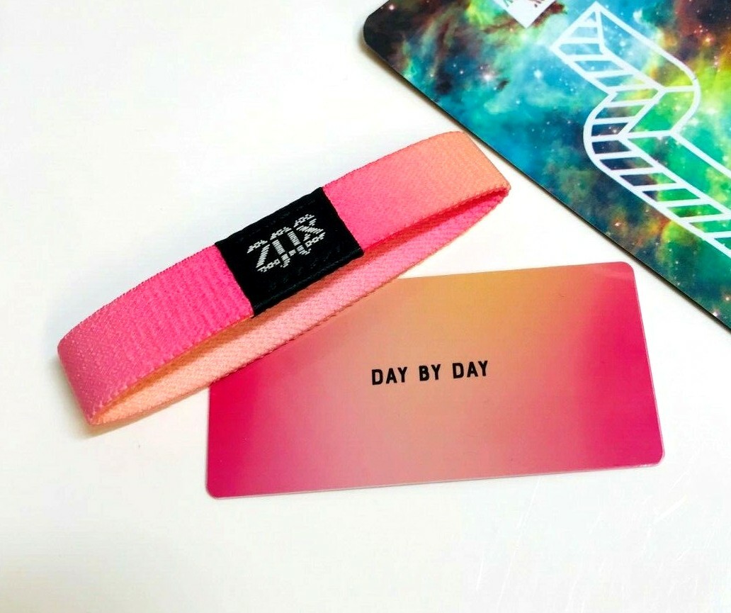 ZOX **DAY BY DAY** Silver Single med mystery pack Wristband w/Card  