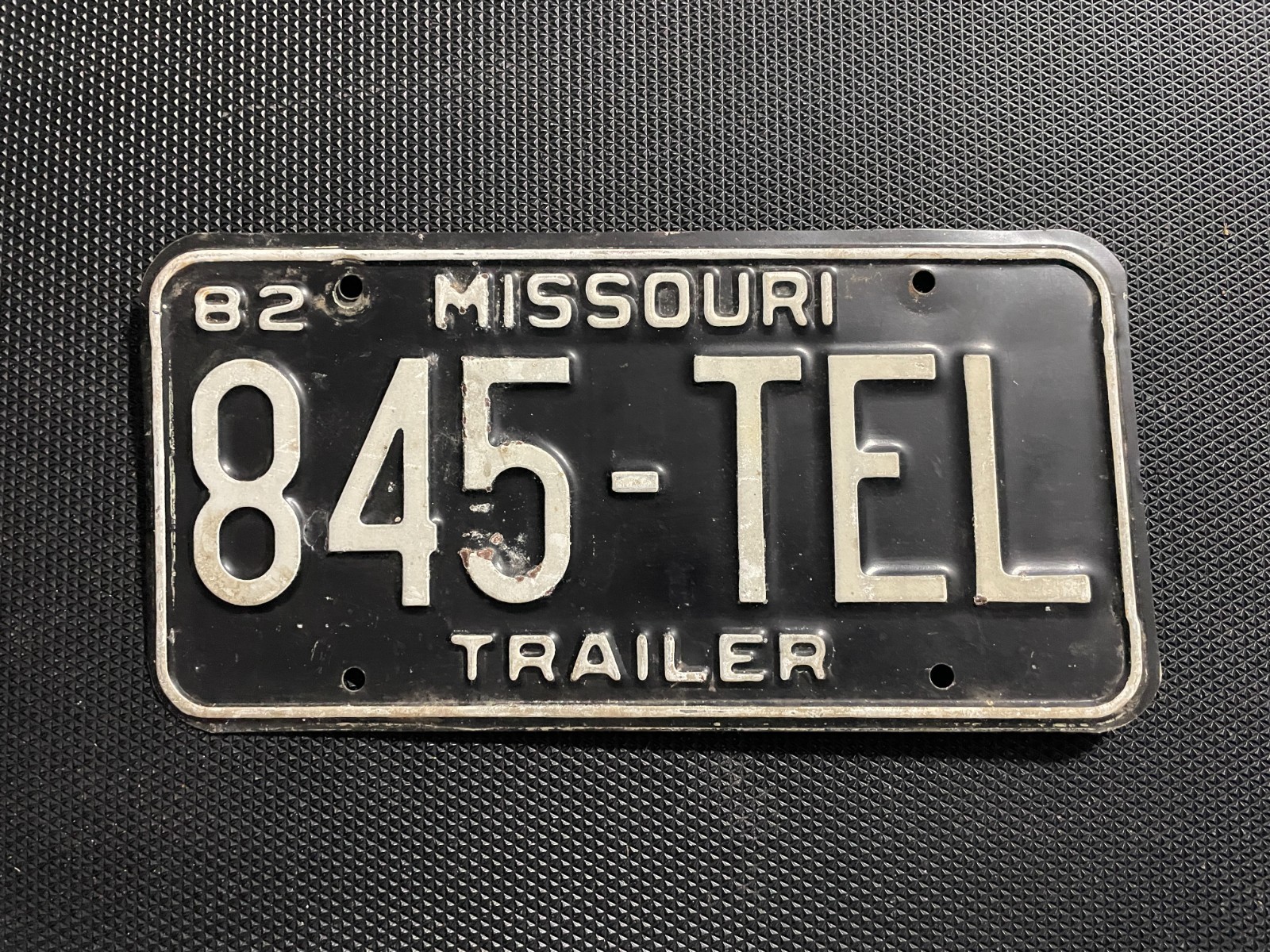 1982 MISSOURI LICENSE PLATE TRAILER 845 TEL