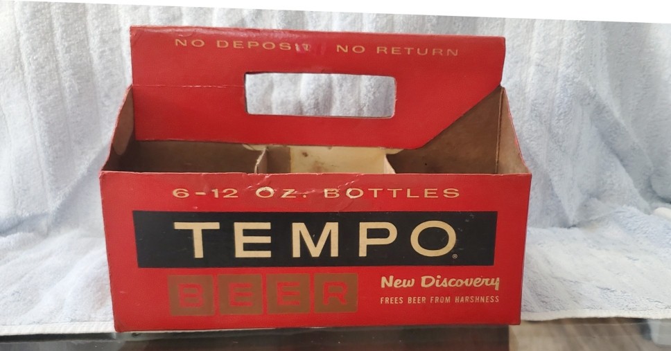 Vintage Blatz Tempo 12 oz beer bottles in 6 pack carton Vintage Blatz Tempo 12 oz beer bottles in 6 pack carton