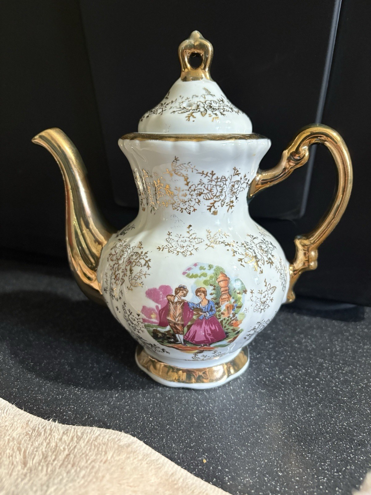 Vintage Royal Crown Arnart Creation Pot & Lid Stamped M1022