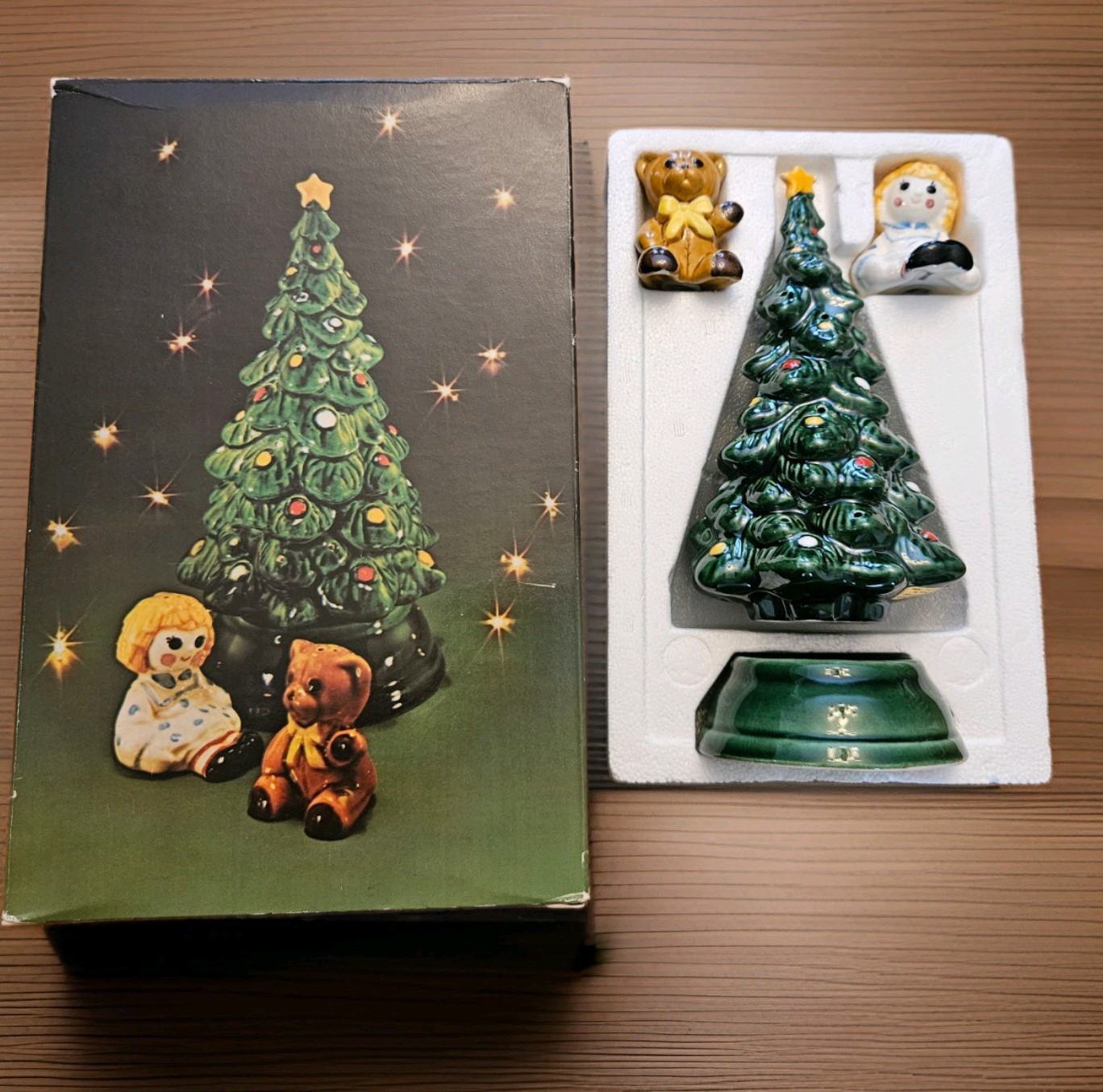 Avon Christmas Tree Hostess Set Ceramic Pomander, salt/pepper, original box 1980 Avon Christmas Tree Hostess Set Ceramic Pomander, salt/pepper, original box 1980