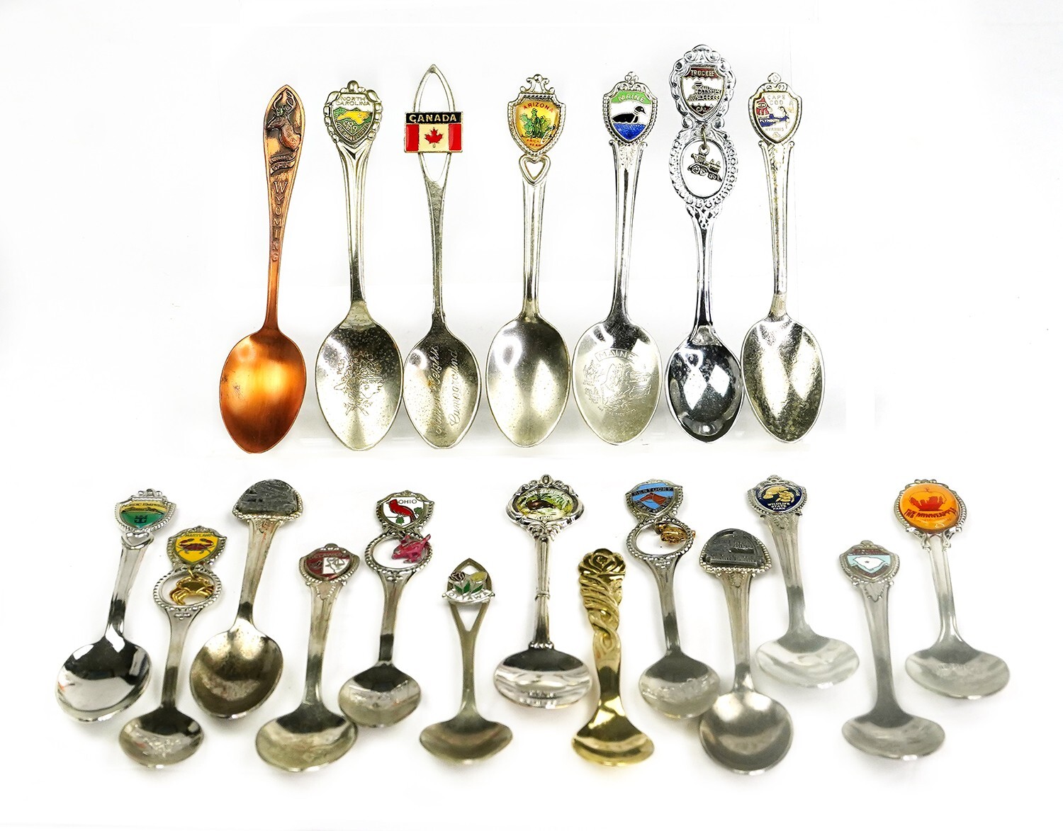 LOT of 20 Collectible Antique Souvenir Spoons from Around the World - SP26A LOT of 20 Collectible Antique Souvenir Spoons from Around the World - SP26A