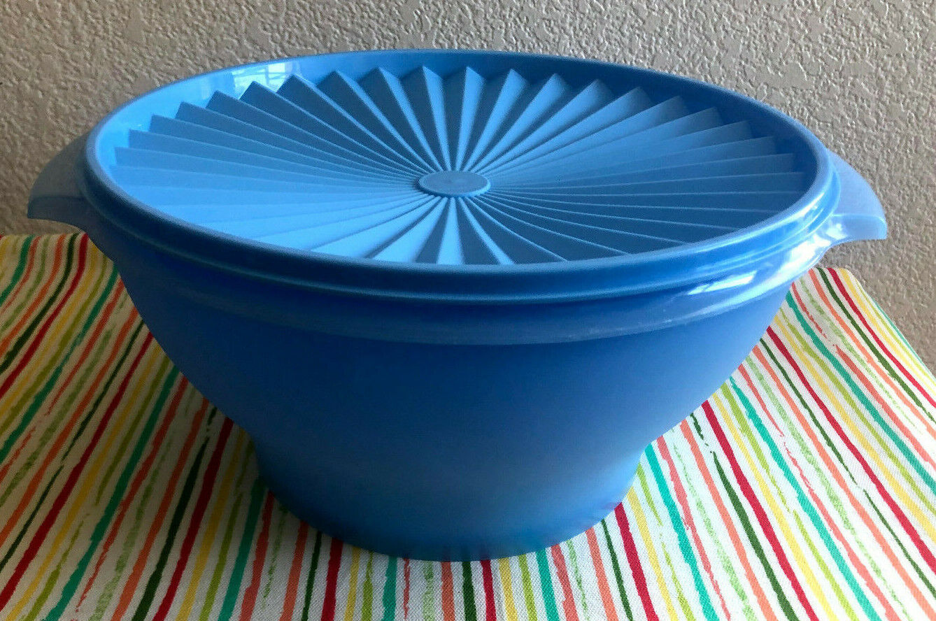 Tupperware Vintage Style Servalier Bowl 17 Cups Mixing Salad Bowl Blue New 