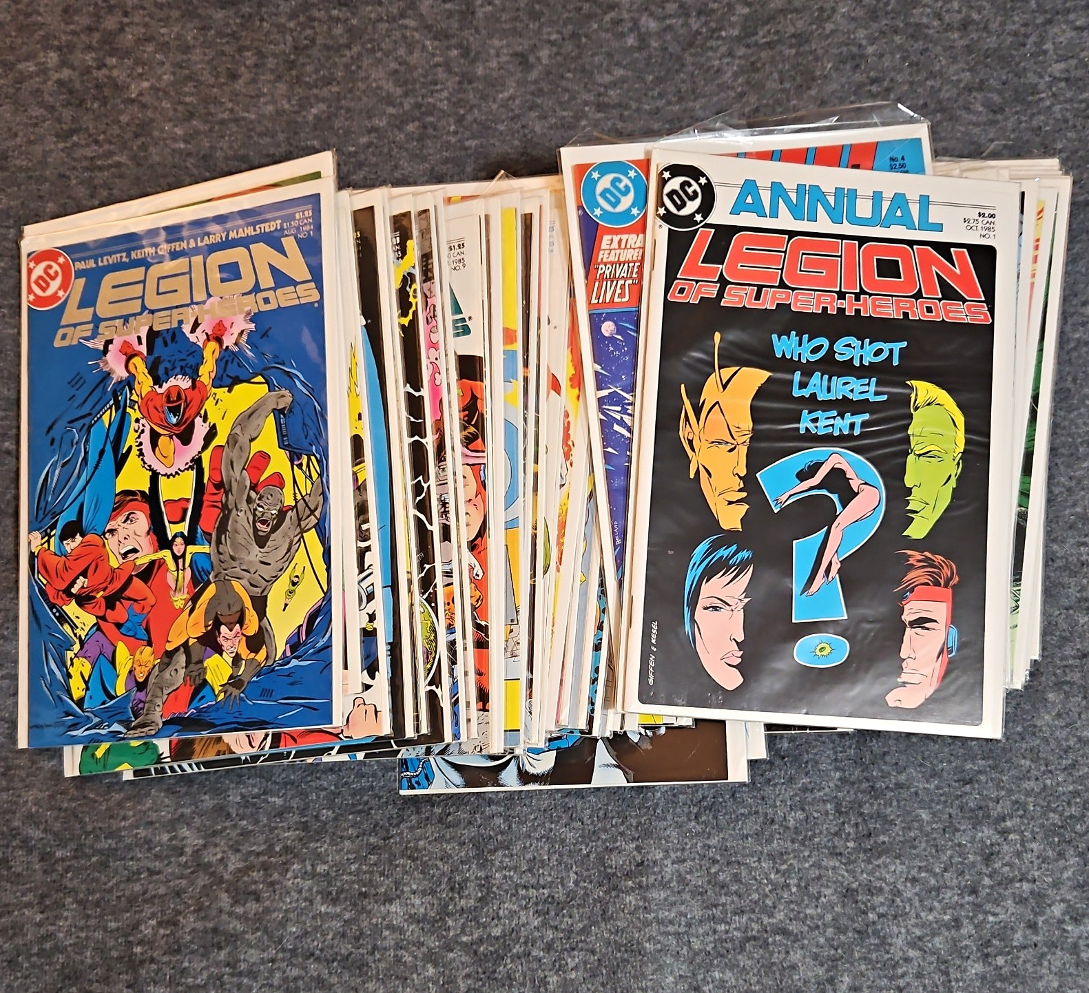DC Comics Legion of Super-Heroes Mixed Comic Book Lot w/ Annual DC Comics Legion of Super-Heroes Mixed Comic Book Lot w/ Annual