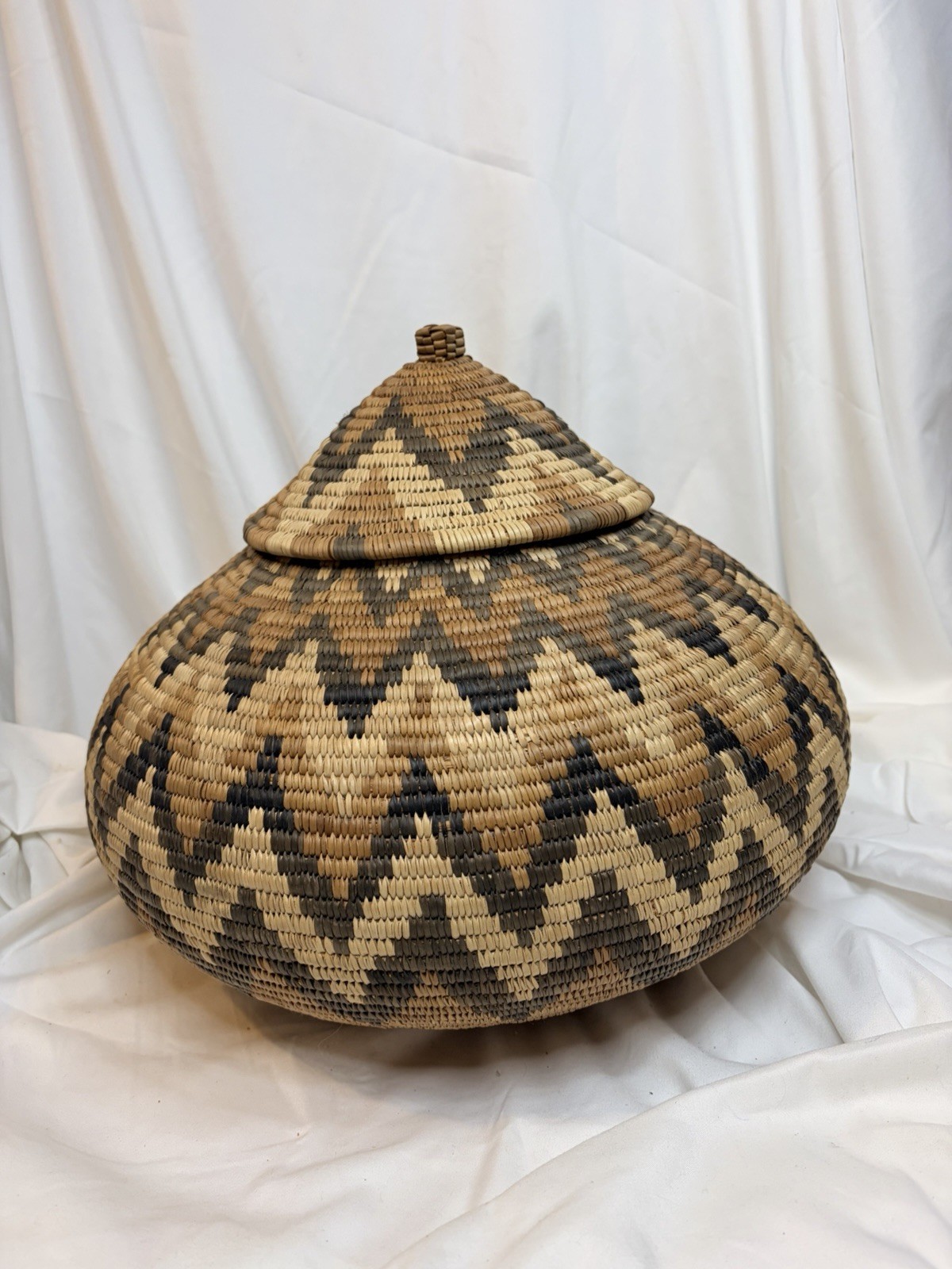 Vtg African Zulu Basket Ukhamba Zig Zag Design Handwoven South African Folk Art Vtg African Zulu Basket Ukhamba Zig Zag Design Handwoven South African Folk Art