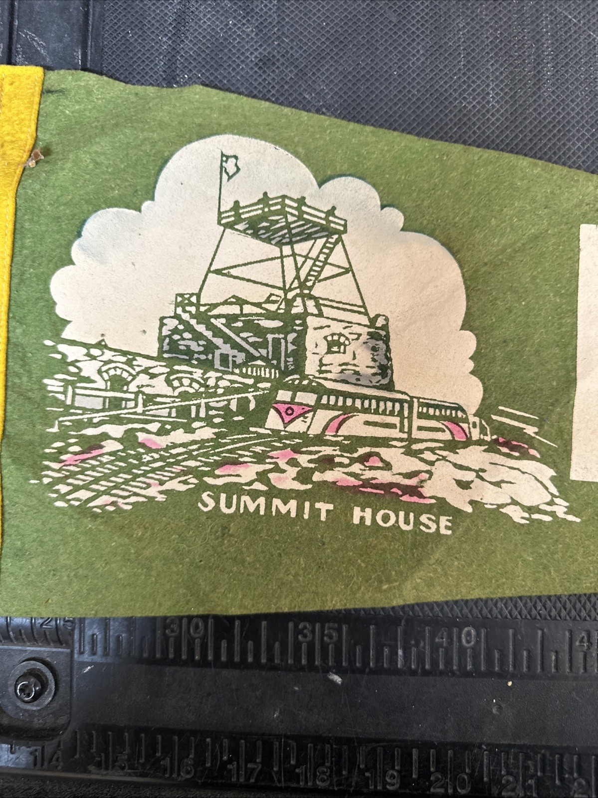 Vintage Green Felt Pikes Peak CO Souvenir Pennant Summit House Alt 14,110 Ft Vintage Green Felt Pikes Peak CO Souvenir Pennant Summit House Alt 14,110 Ft