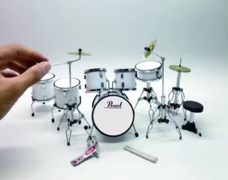 Miniature Drum Set White 1:12 Instrument Musical Display Christmas New Year Gift