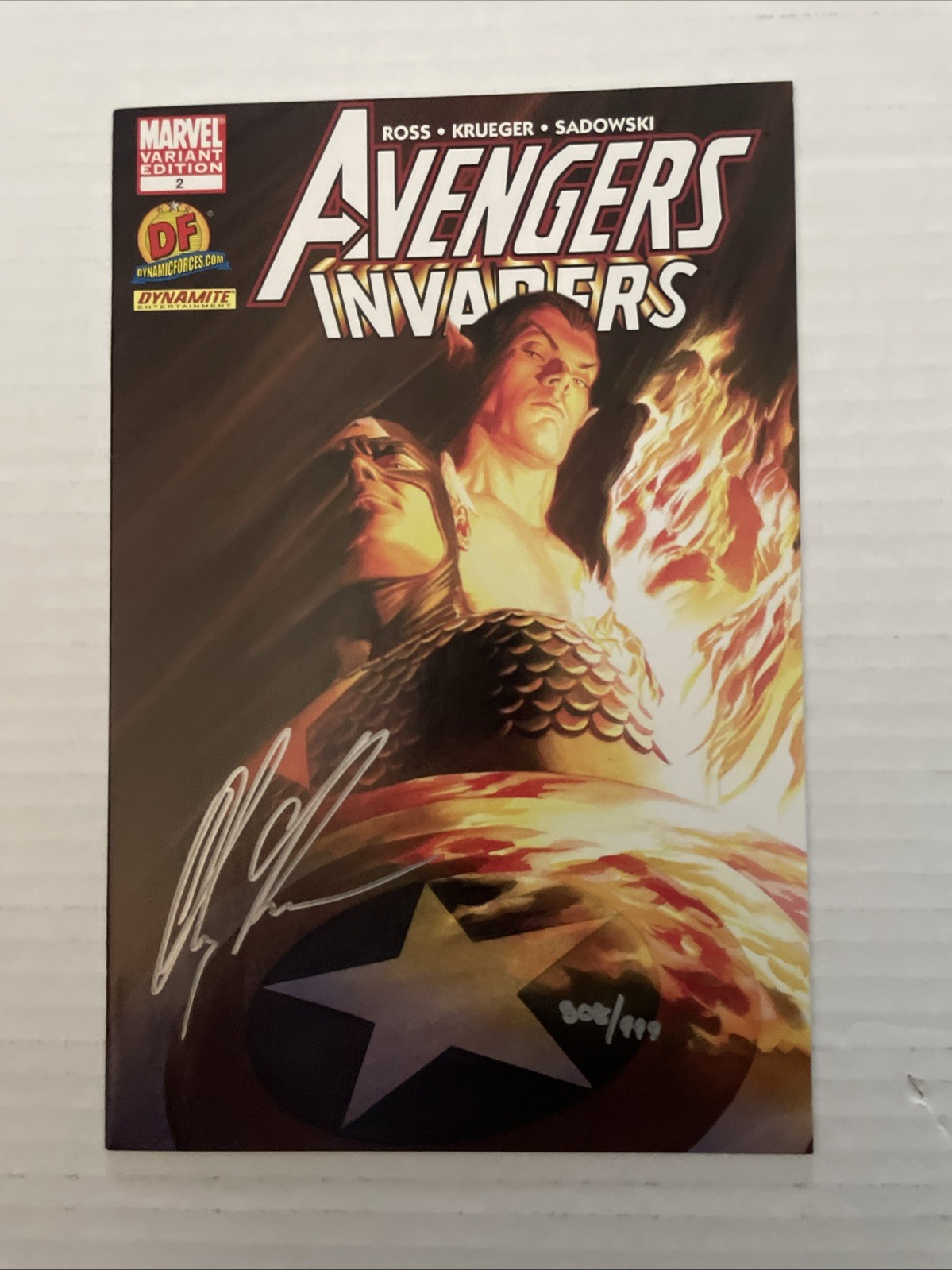 Avengers/Invaders 2 Variant Edition Dynamic Forces Comic Signed Alex Ross W COA Avengers/Invaders 2 Variant Edition Dynamic Forces Comic Signed Alex Ross W COA