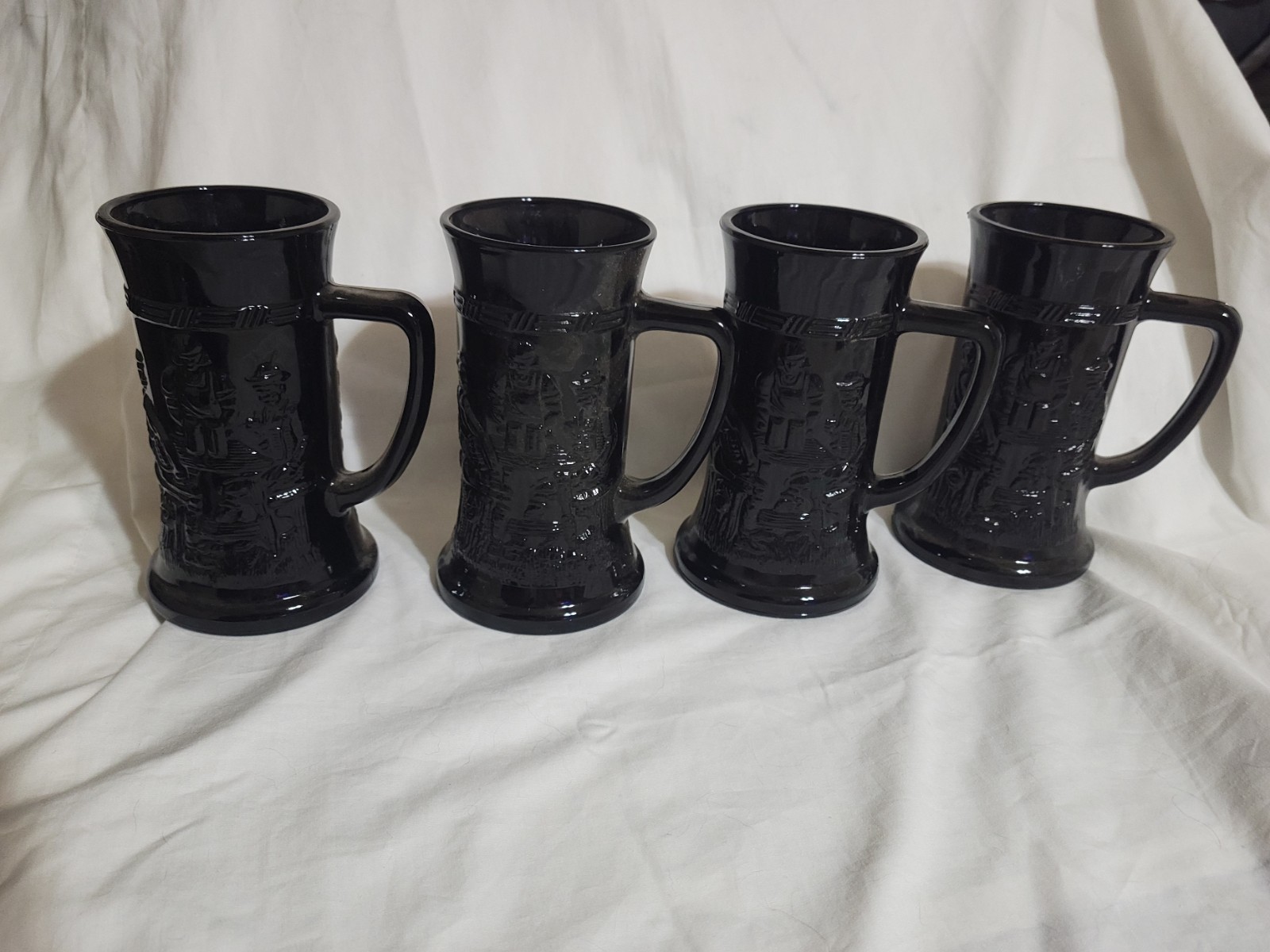 4 Vntg Blk Indiana Glass Embossed German Tavern Scene Beer Mugs/Stein 6 4 Vntg Blk Indiana Glass Embossed German Tavern Scene Beer Mugs/Stein 6