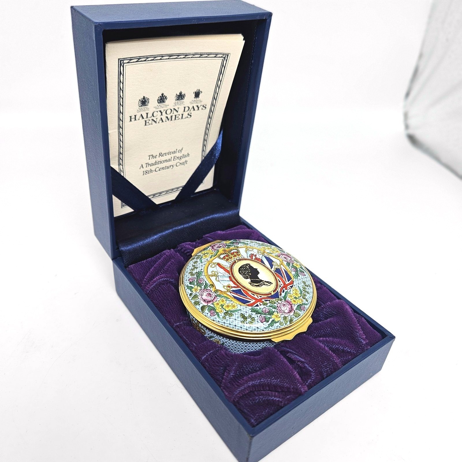 Halcyon Days Queen Elizabeth II Golden Jubilee Enamel Box Limited Edition 750