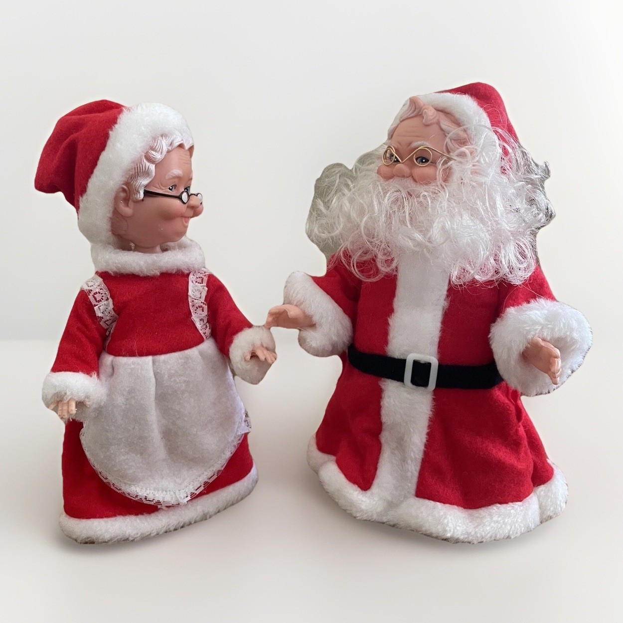 VTG Mr & Mrs Santa Clause 10” Plastic Christmas Pair Of 2 Dolls W/ Felt Clothin