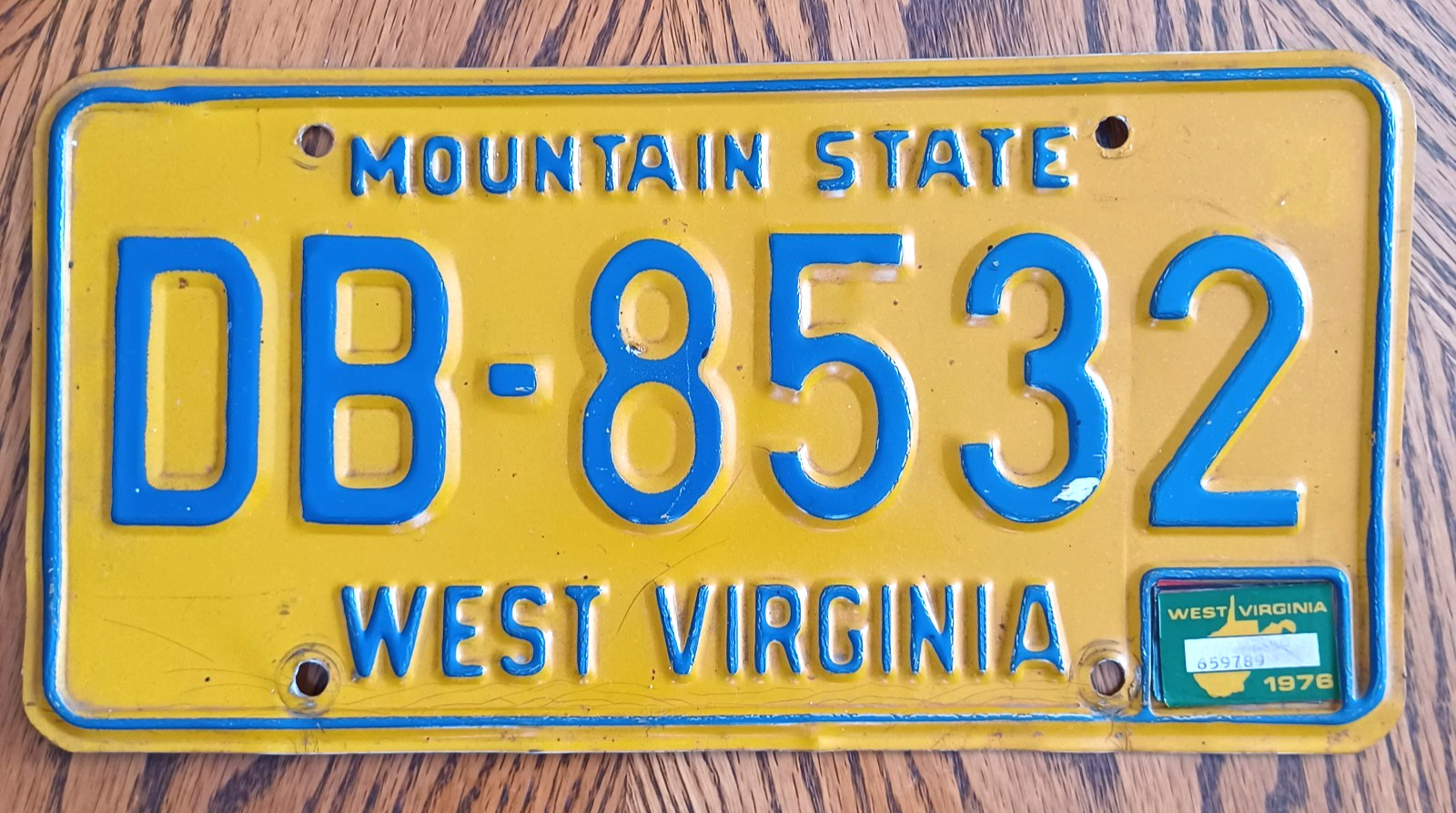 Vintage License Plate 1976  West Virginia DB-8532 Mountain State