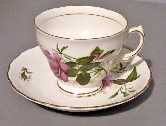 Royal Vale Bone China Pink Roses & Buds, Scalloped, Gold Trim VTG Made in UK