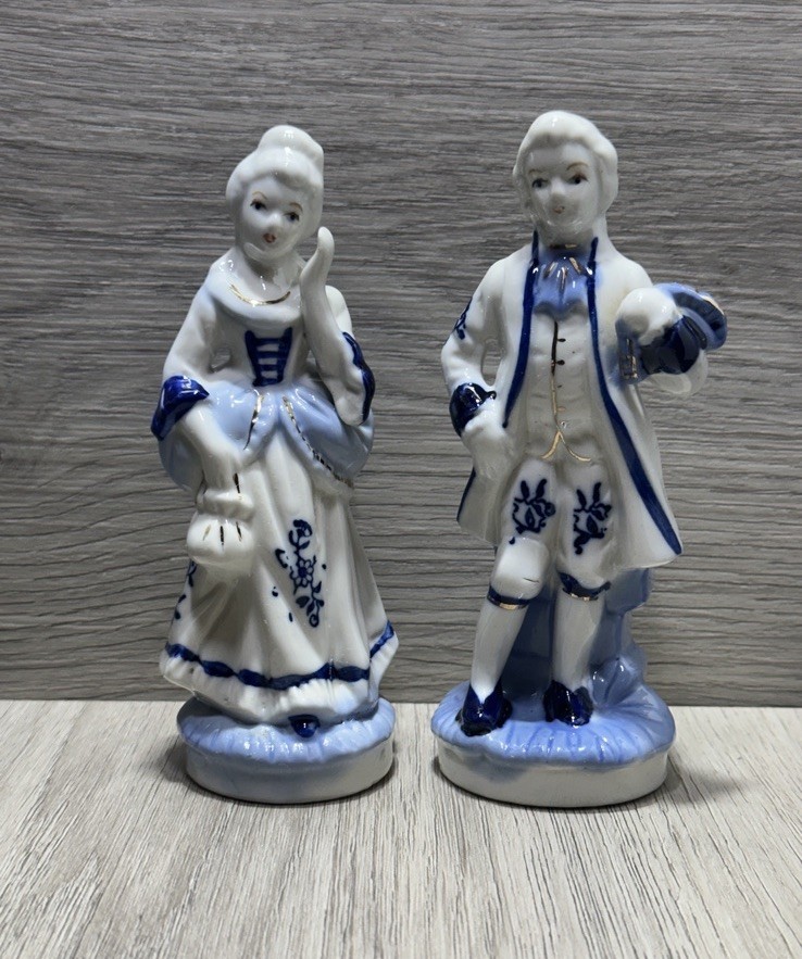 Vintage Colonial Couple White & Blue Ceramic Figurines With Gold Accents Vintage Colonial Couple White & Blue Ceramic Figurines With Gold Accents