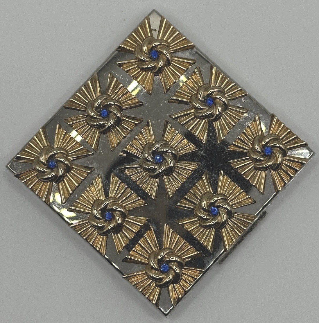 Elgin American Blue Jewel Maltese Cross Chrome Gold Tone Makeup Compact Rare HTF Elgin American Blue Jewel Maltese Cross Chrome Gold Tone Makeup Compact Rare HTF