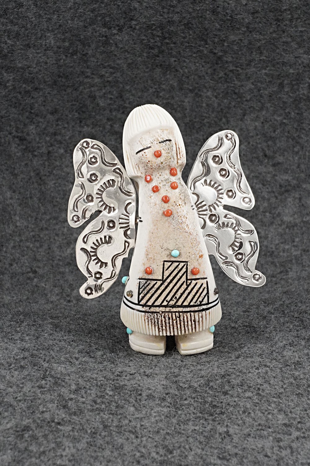 Butterfly Maiden Zuni Fetish Carving - Claudia Peina Butterfly Maiden Zuni Fetish Carving - Claudia Peina